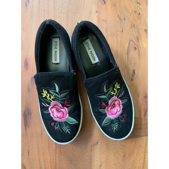 Steve Madden Shoes - steve madden black floral slip ons
